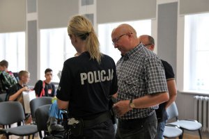 policjantka i nauczyciel