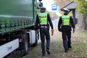 policjanci podczas akcji bus &amp; truck