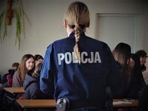policjantka w szkole