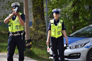 policjanci na drodze