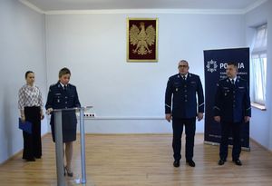 policjanci na sali