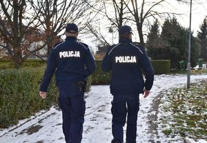 policjanci podczas patrolu