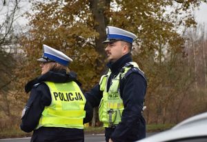 policjanci podczas działań prędkość