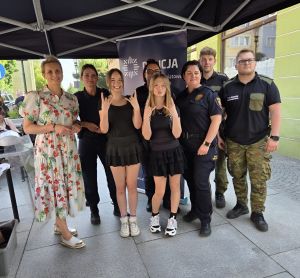 policjanci i inne służby na festynie w Żarach