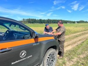 policja i straż leśna